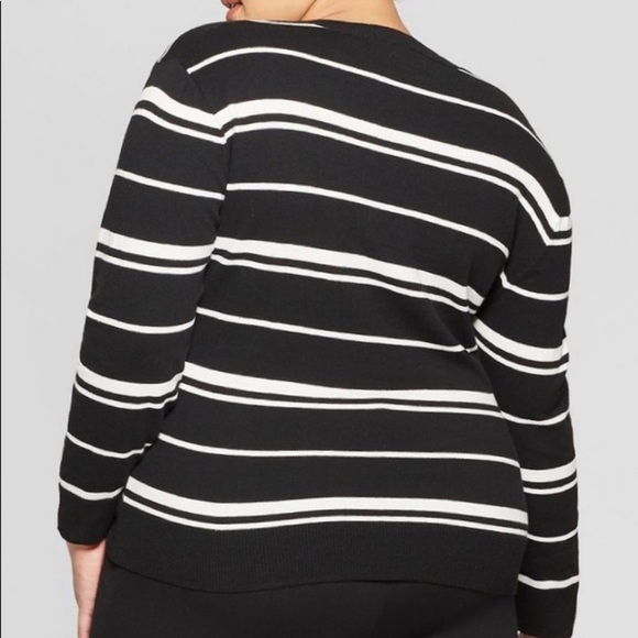 Ava & Viv V Neck Sweater - Picture 2 of 7